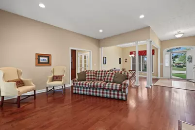 2730 Meadowpoint Drive, Troy, OH 45373 - Photo 9