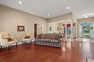 2730 Meadowpoint Dr, Troy, OH 45373 - Photo 9