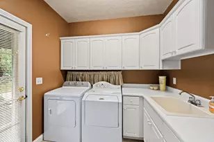 2730 Meadowpoint Dr, Troy, OH 45373 - Photo 17
