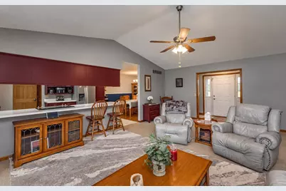 5373 Upper Valley Pike, Springfield, OH 45502 - Photo 9
