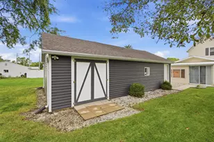 605 Dearbaugh Ave, Wapakoneta, OH 45895 - Photo 37