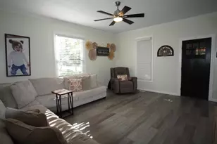 210 E Mechanic St, Wapakoneta, OH 45895 - Photo 11