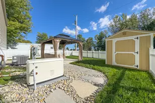10885 Pine Cir, Lakeview, OH 43331 - Photo 47
