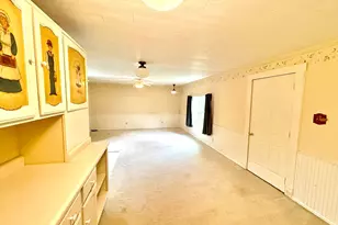 402 E Pearl St, Wapakoneta, OH 45895 - Photo 5