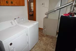 415 Gibbs Ave, Wapakoneta, OH 45895 - Photo 15