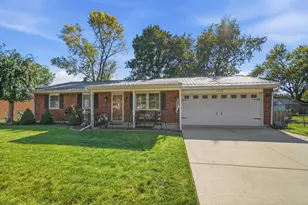 1066 Stonyridge Ave, Troy, OH 45373 - Photo 3