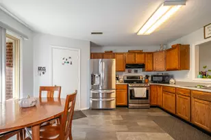 8030 Chipgate Ct, Huber Heights, OH 45424 - Photo 5