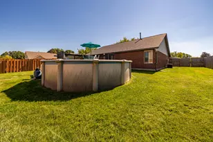 8030 Chipgate Ct, Huber Heights, OH 45424 - Photo 35