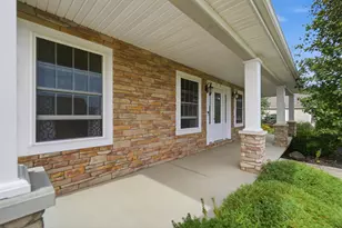 1715 Wildwood Ct, Wapakoneta, OH 45895 - Photo 5