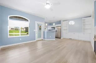 9413 Captiva Bay Dr, Miamisburg, OH 45342 - Photo 9