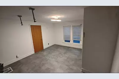 1635 S Center Boulevard, Springfield, OH 45506 - Photo 5