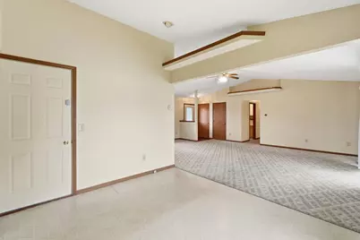 923 Sunrise Drive, Wapakoneta, OH 45895 - Photo 11