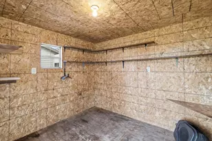 923 Sunrise Dr, Wapakoneta, OH 45895 - Photo 37