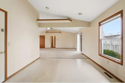 923 Sunrise Drive, Wapakoneta, OH 45895 - Photo 9