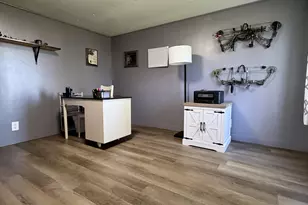 1099 E Kingscreek Rd, Urbana, OH 43078 - Photo 9