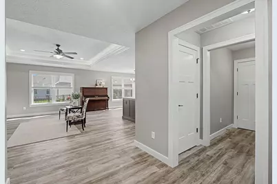 864 W Bentley Circle, Troy, OH 45373 - Photo 5