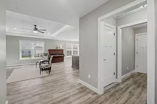 864 W Bentley Cir, Troy, OH 45373 - Photo 5