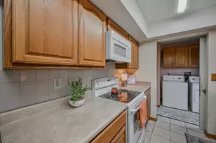 5560 S Pitchin Rd, Springfield, OH 45502 - Photo 9