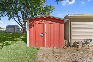 105 Island Ave, Jackson Center, OH 45334 - Photo 29