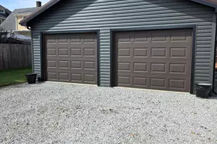 408 S Blackhoof St, Wapakoneta, OH 45895 - Photo 7