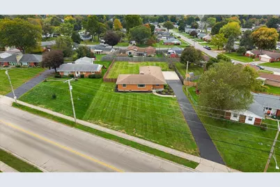 606 W Lake Avenue, New Carlisle, OH 45344 - Photo 1