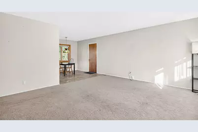 327 Brocone Drive, Vandalia, OH 45377 - Photo 5