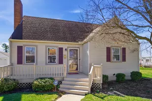 827 Snowhill Blvd, Springfield, OH 45504 - Photo 1