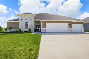 960 Rosenthal Dr, Tipp City, OH 45371 - Photo 1