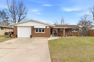 1408 Mapleridge Dr, Fairborn, OH 45324 - Photo 1