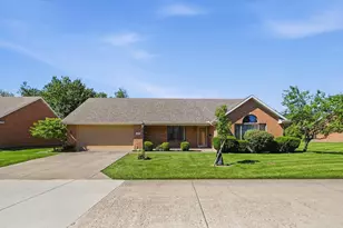 1703 Fox Ridge Dr, Springfield, OH 45503 - Photo 1