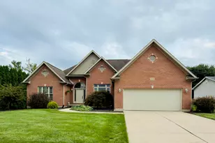 2550 Meadowpoint Dr, Troy, OH 45373 - Photo 1