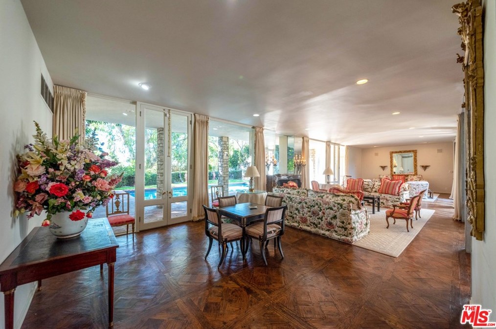 218 Strada Corta Rd, Los Angeles CA 90077-3726 exterior