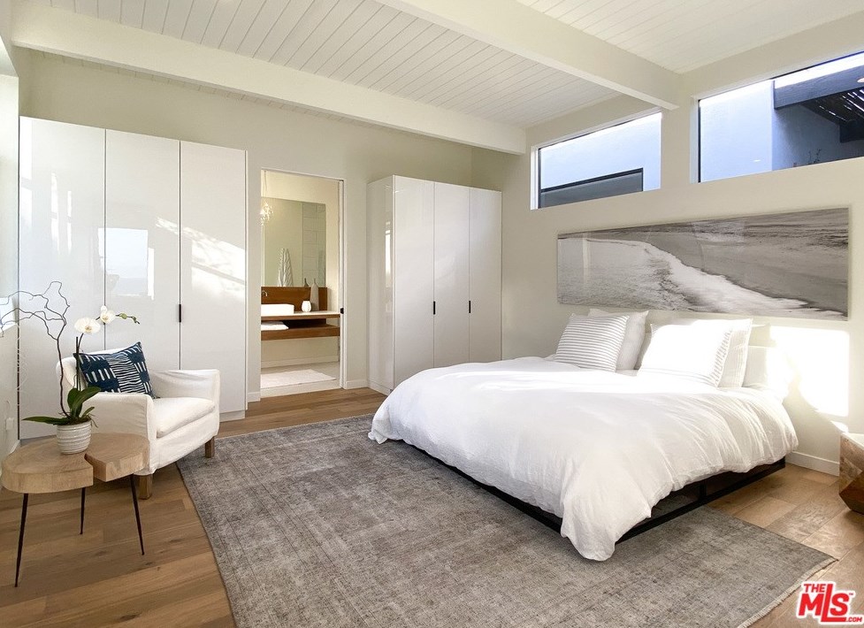 28926 Cliffside Dr, Malibu CA  90265-4211 exterior