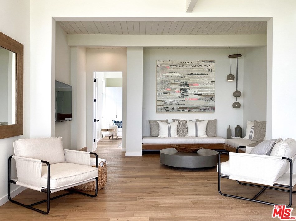 28926 Cliffside Dr, Malibu CA  90265-4211 exterior