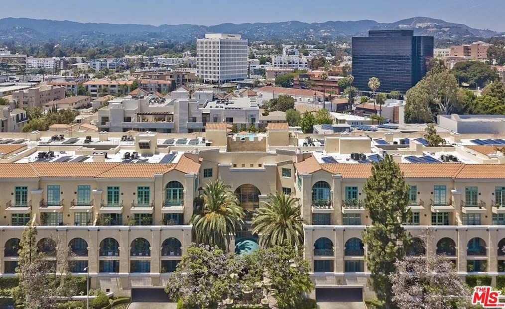 11500 San Vicente Blvd, Los Angeles CA  90049-6218 exterior