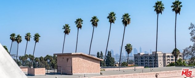 1924 Carmen Ave, Los Angeles CA  90068-4013 exterior