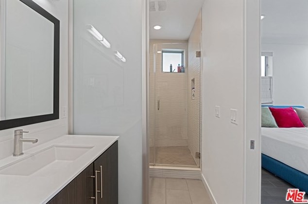 1924 Carmen Ave, Los Angeles CA  90068-4013 exterior