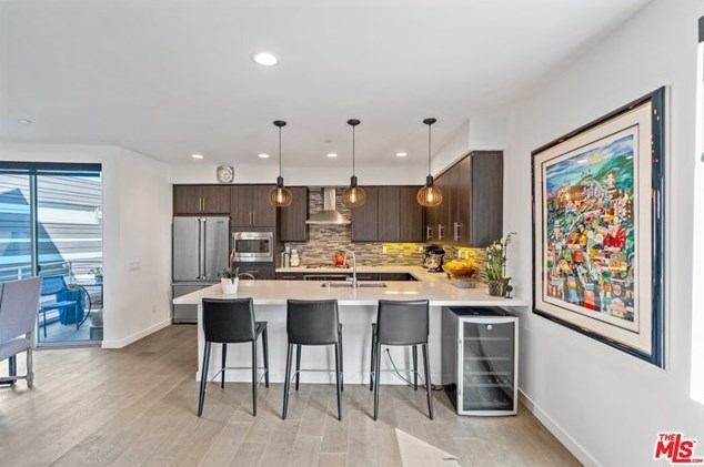 1924 Carmen Ave, Los Angeles CA  90068-4013 exterior