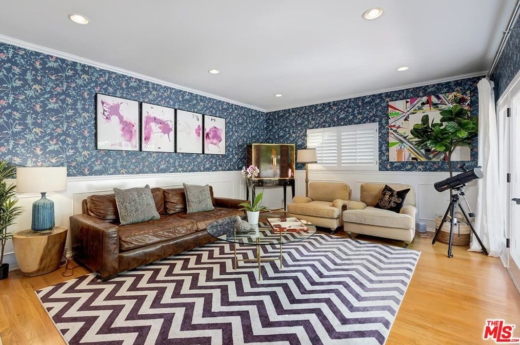 2435 Horse Shoe Canyon Rd, Los Angeles CA  90046-1541 exterior