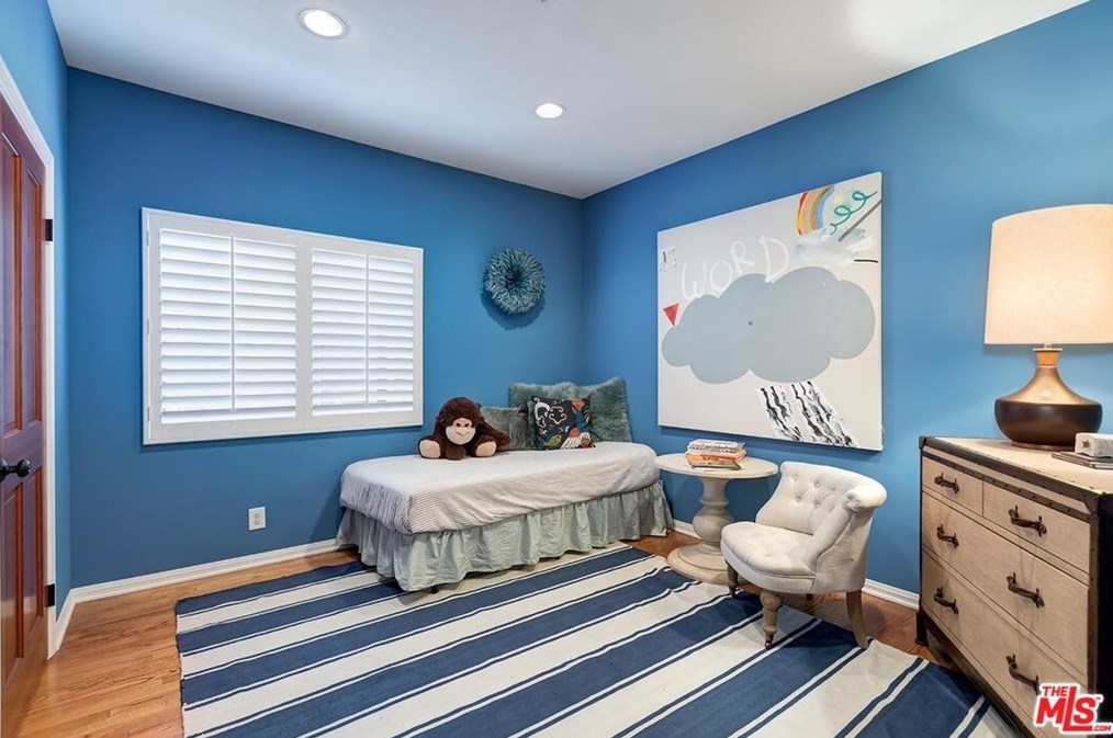 2435 Horse Shoe Canyon Rd, Los Angeles CA  90046-1541 exterior