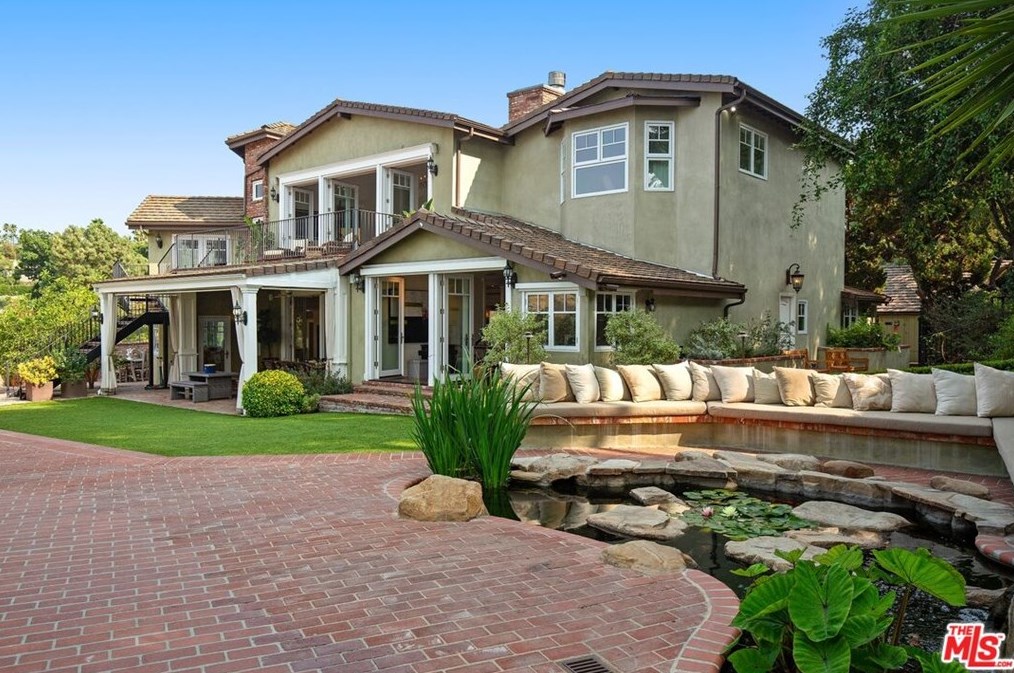 8115 Mulholland Ter, Los Angeles CA  90046-1138 exterior