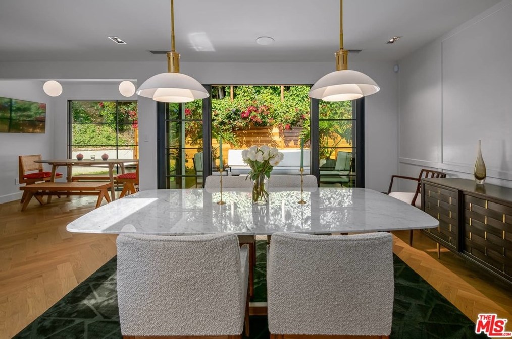 1625 Queens Rd, Los Angeles CA  90069-1430 exterior