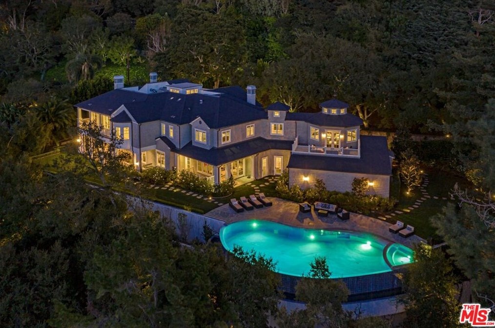 940 Oakmont Dr, Los Angeles CA  90049-1902 exterior