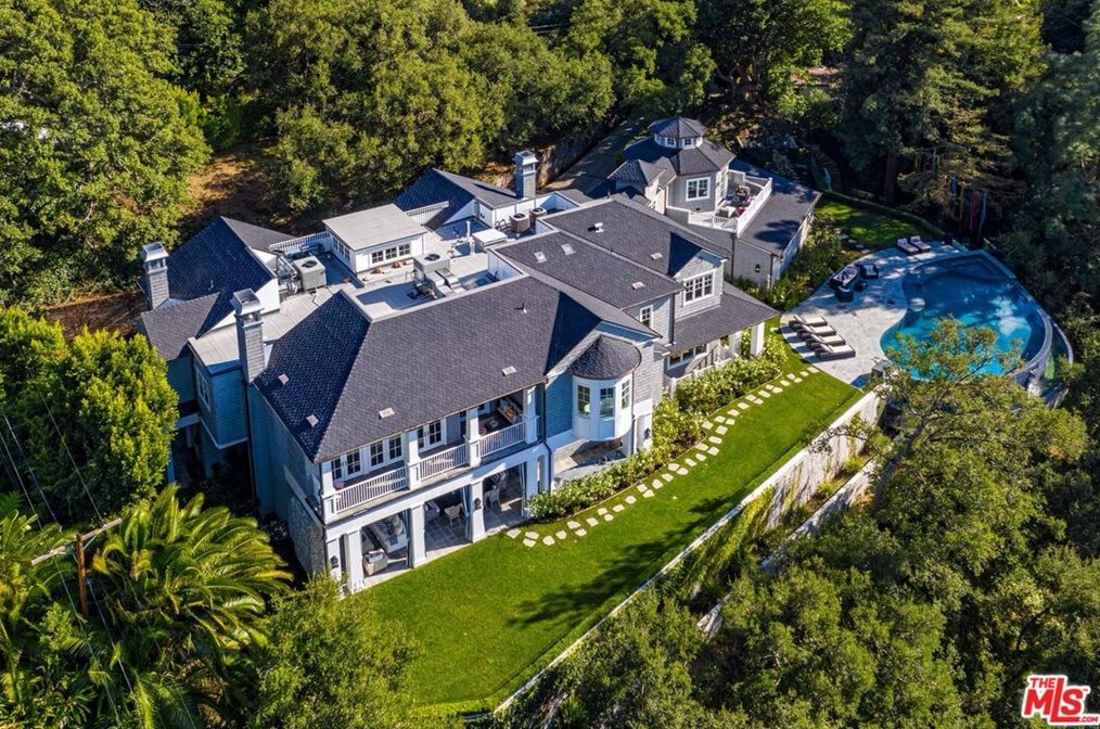 940 Oakmont Dr, Los Angeles CA  90049 exterior