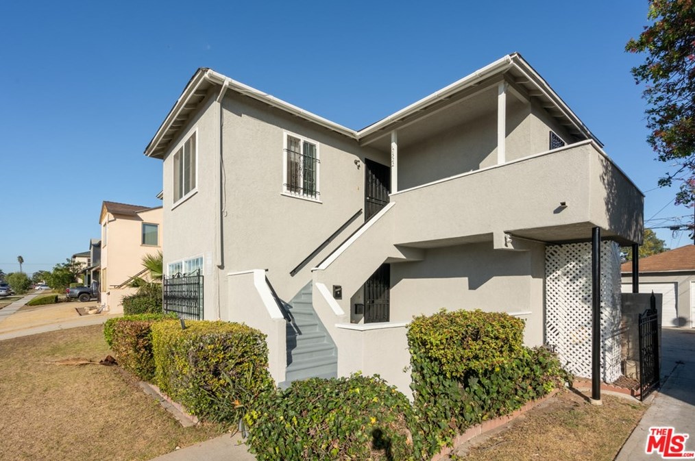 10520 Haas Ave, Los Angeles CA  90047-4334 exterior