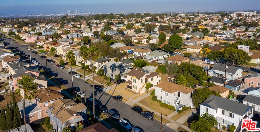 10520 Haas Ave, Los Angeles CA  90047-4334 exterior