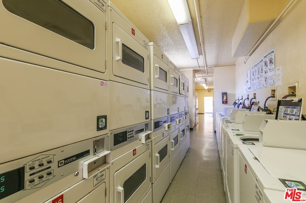 421 La Fayette Park Pl, Los Angeles CA  90026-4719 exterior