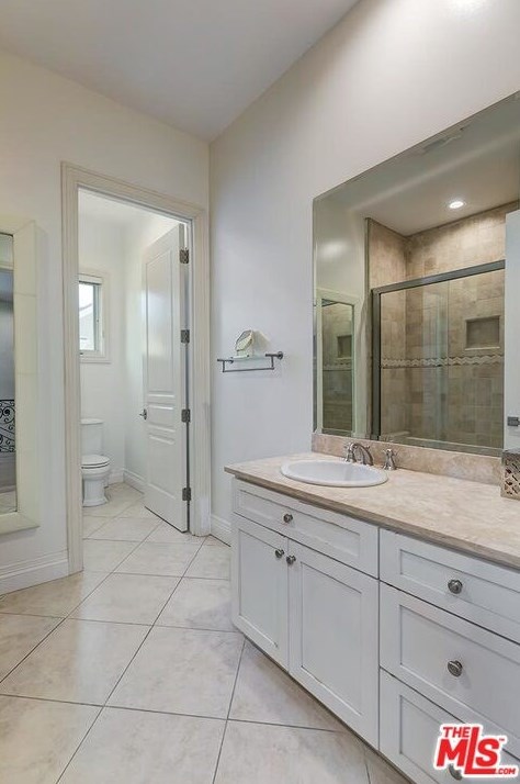 9320 Oakmore Rd, Los Angeles CA 90035-4024 exterior