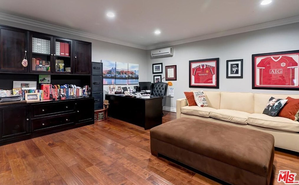 9320 Oakmore Rd, Los Angeles CA 90035-4024 exterior