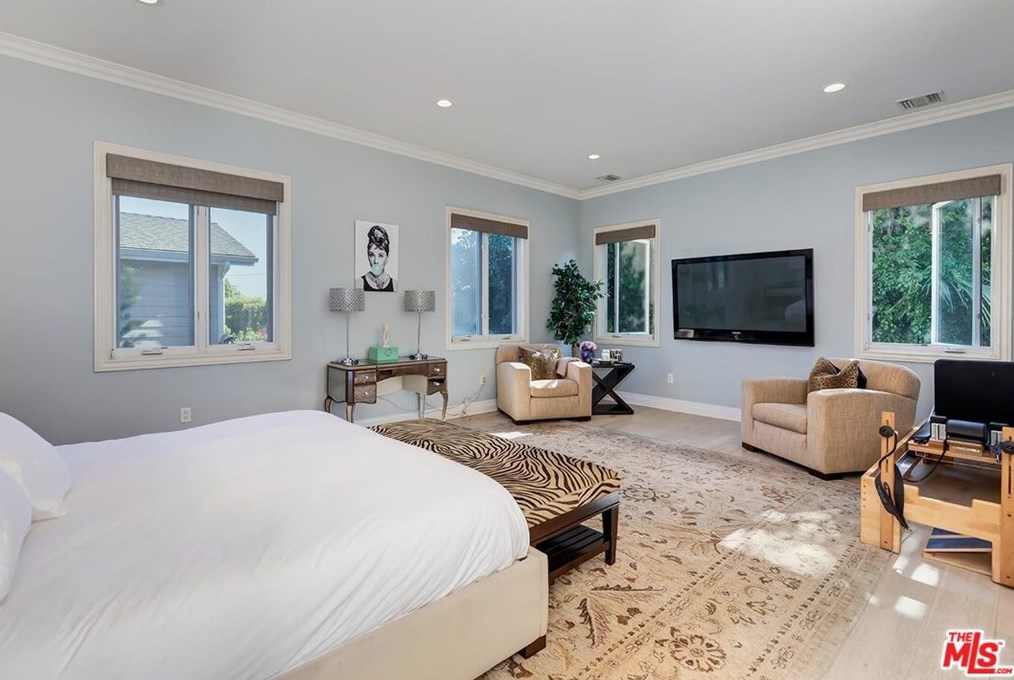 9320 Oakmore Rd, Los Angeles CA 90035-4024 exterior